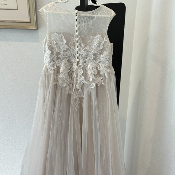 David's Bridal Lace Illusion & Tulle Flower Girl Dress WG1411 Ivory/Champagne 6 - Picture 7 of 10